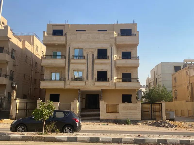 شقه للبيع بالتجمع الاول