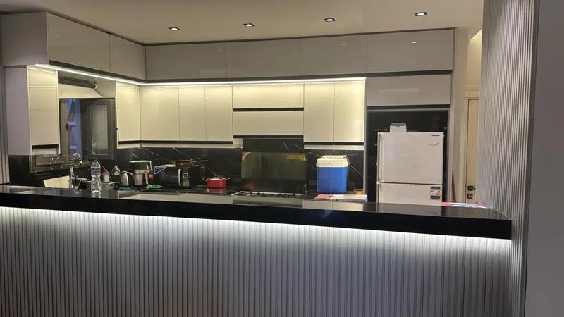 ✨ شقة فاخرة 250م – ألترا سوبر لوكس في بيفرلي هيلز ✨