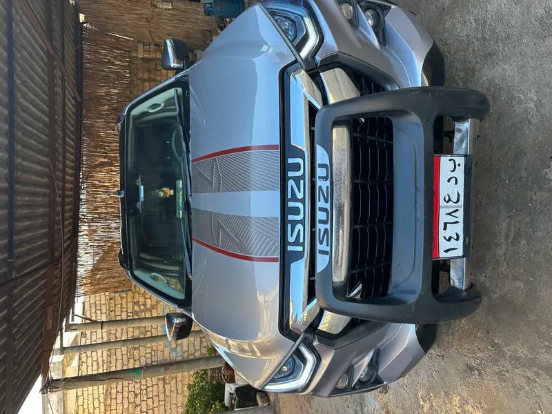 ايسوزو دبل كبينه