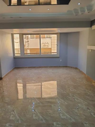 شقة للايجار في كمباوند اميرالد زهراء المعادي