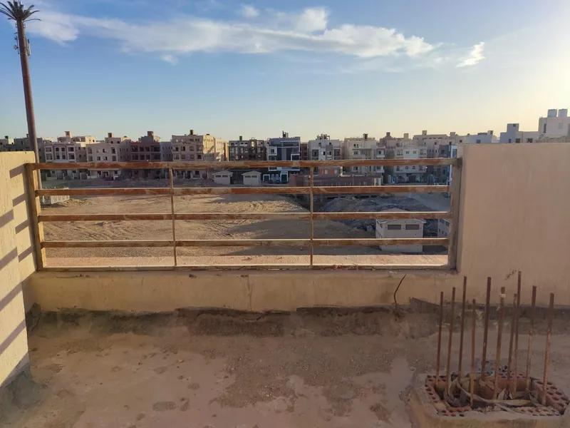 شقة للبيع بالتجمع بمنطقة الأندلس ٢