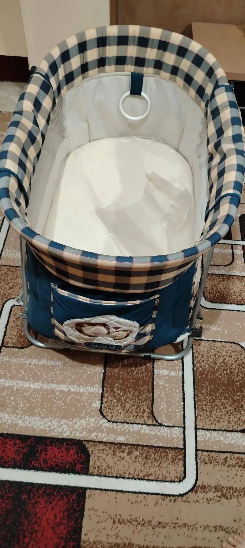 سرير بيبي حديد