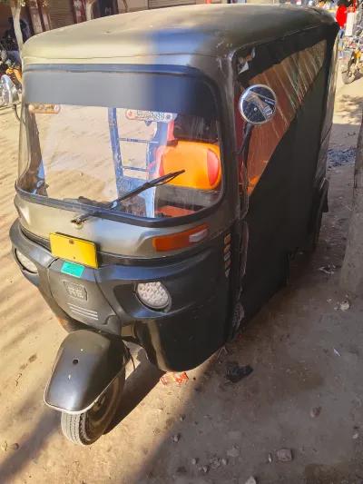 باجاج اخري 2015