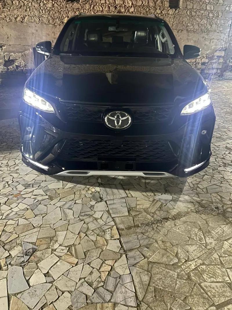 Toyota fortuner sport