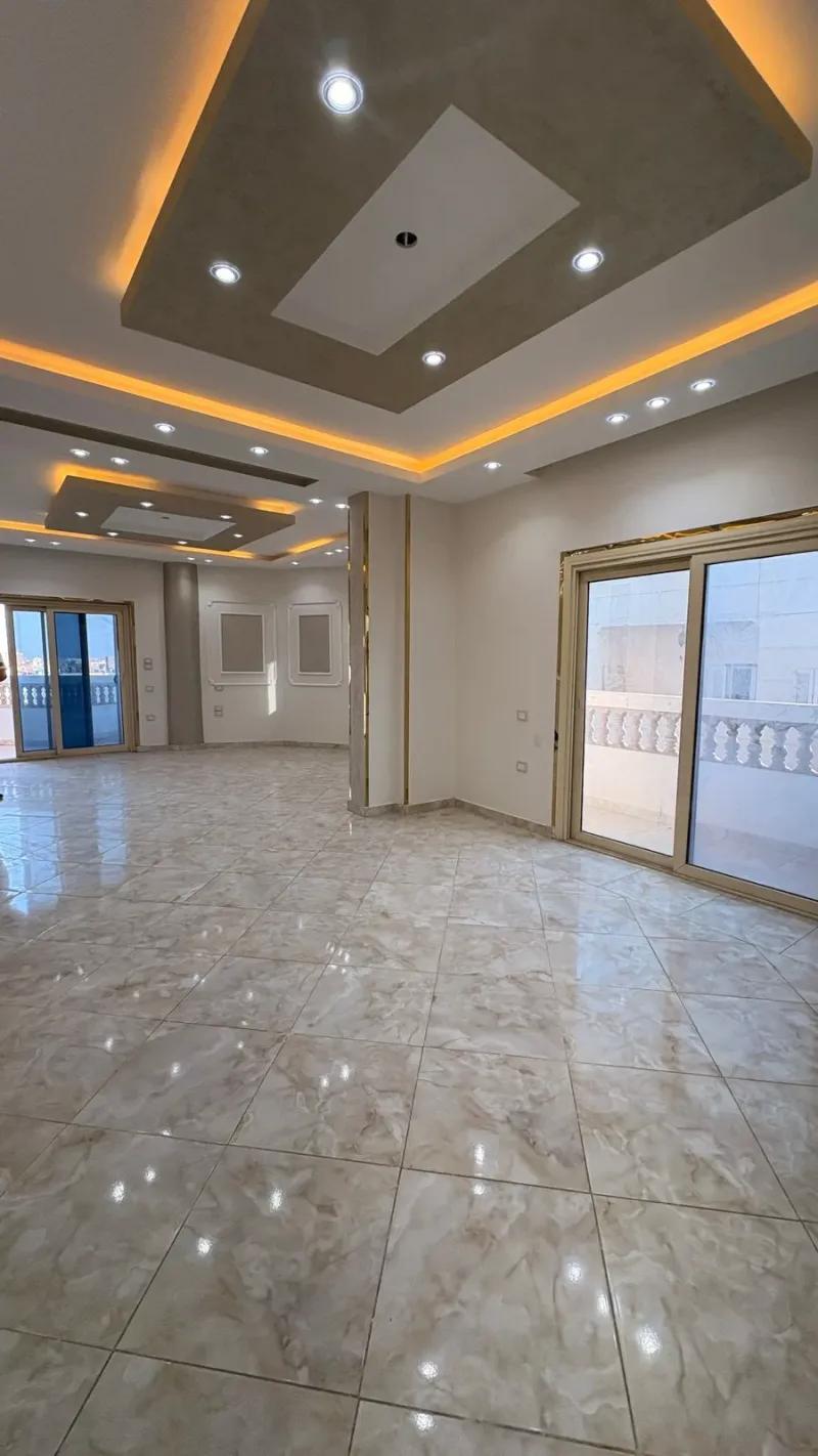 شقة فاخرة للبيع بالمنصورة ناصيه رئيسي احمد ماهر