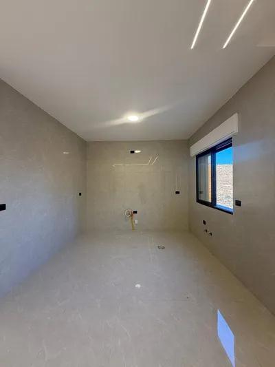 شقة للبيع في منطقة ار 8