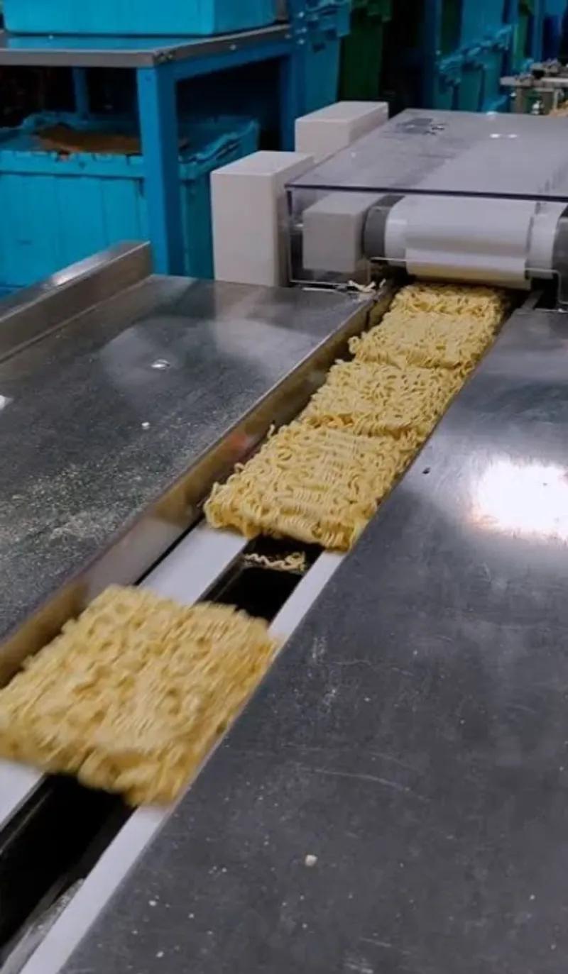 مطلوب على وجه السرعه عمال إنتاج براتب 12200ج ف مصنع اندومى