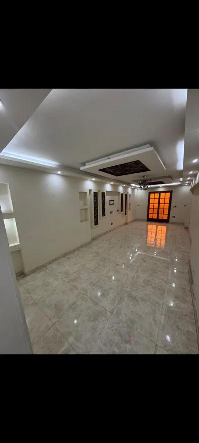 شقه للبيع 168م سوبر لوكس اول مالك in Cairo, Gesr Al Suez - 3,800,000 EGP