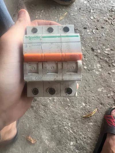 مفاتيح اشنايدر وسلك للبيع اكتوبر في 6 أكتوبر, الجيزة - 1,300 EGP