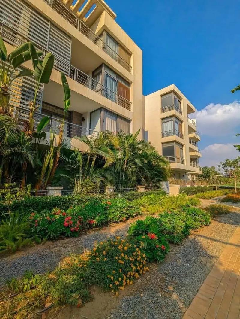 شقه للبيع في تاج سيتي المقدم:10%