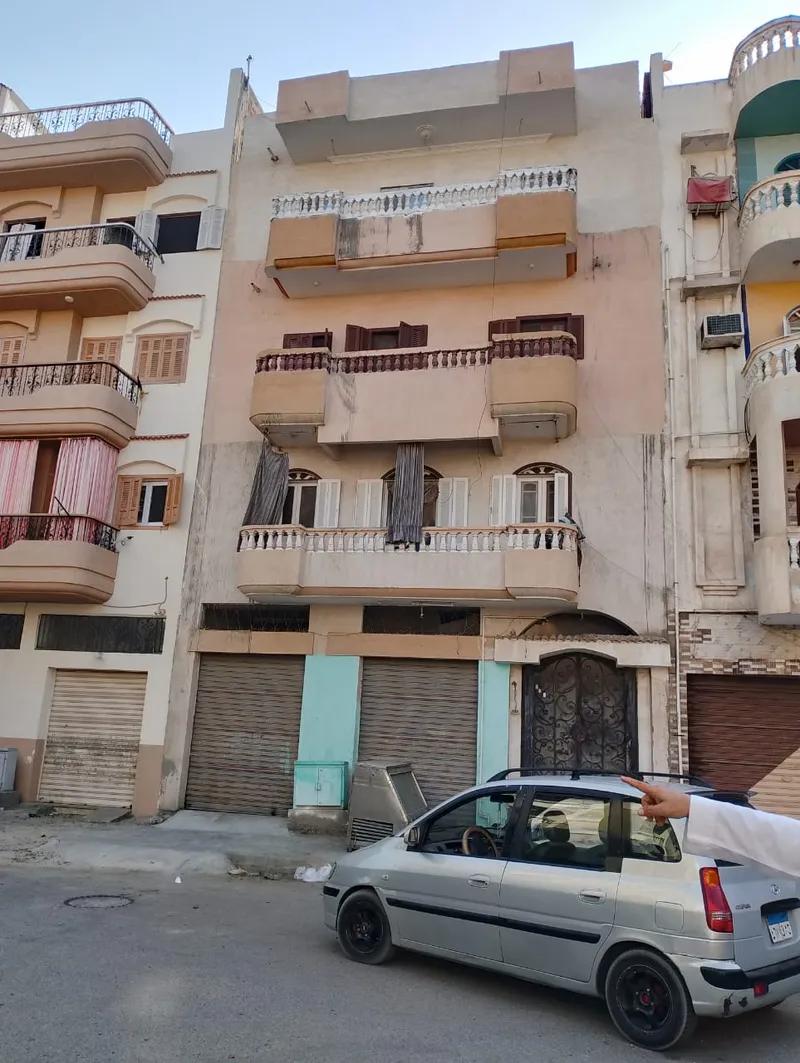 للبيع بالحى الرابع بدمياط الجديده 3 شقق