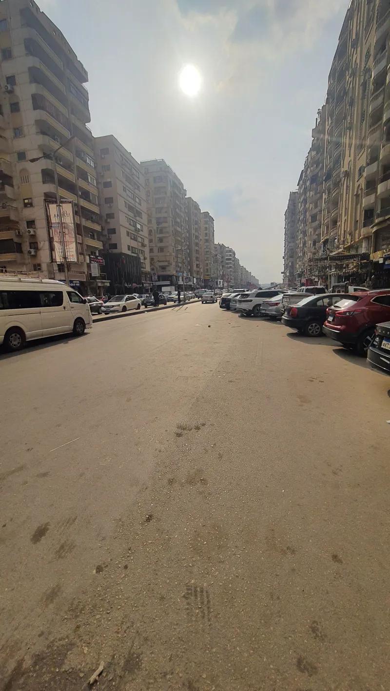 شقة للبيع بالنزهة الجديد بشارع طه حسين الرئيسي