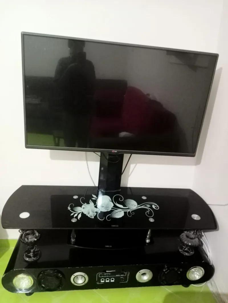 ترابيزة تلفزيون ازاز