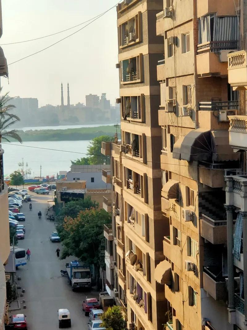 شقة للبيع بشارع الشيشينى كورنيش النيل