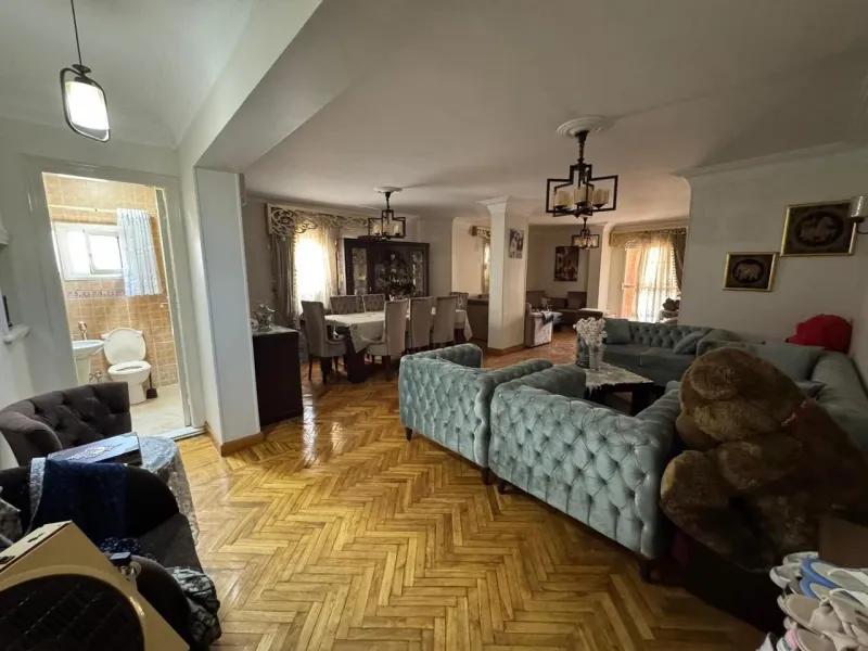 شقه للبيع بجوار النادي الاهلي مدينة نصرCode T688