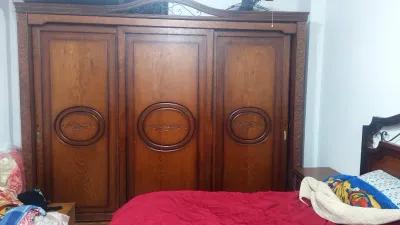 غرفة نوم كبيرة تحتاج تلميع فقط في مدينة الإسماعيلية, الإسماعيلية - 45 EGP