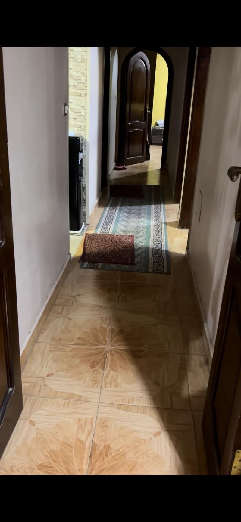 شقة 180 متر على الشارع الرئيسى