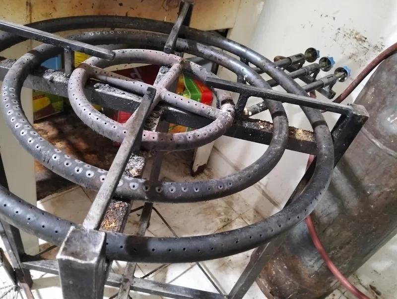 البيع موجود صاجات وصواني المونيوم حلواني