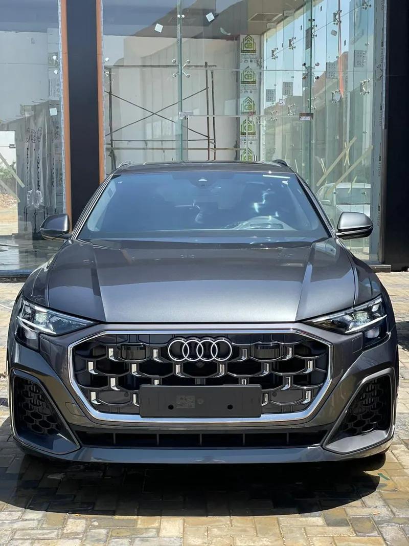 Audi Q8 S line plus