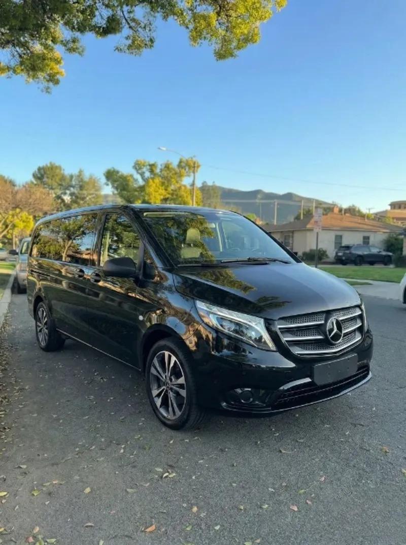 فخامة الصالون المتنقل.. إيجار مرسيدس فيانو VIP!