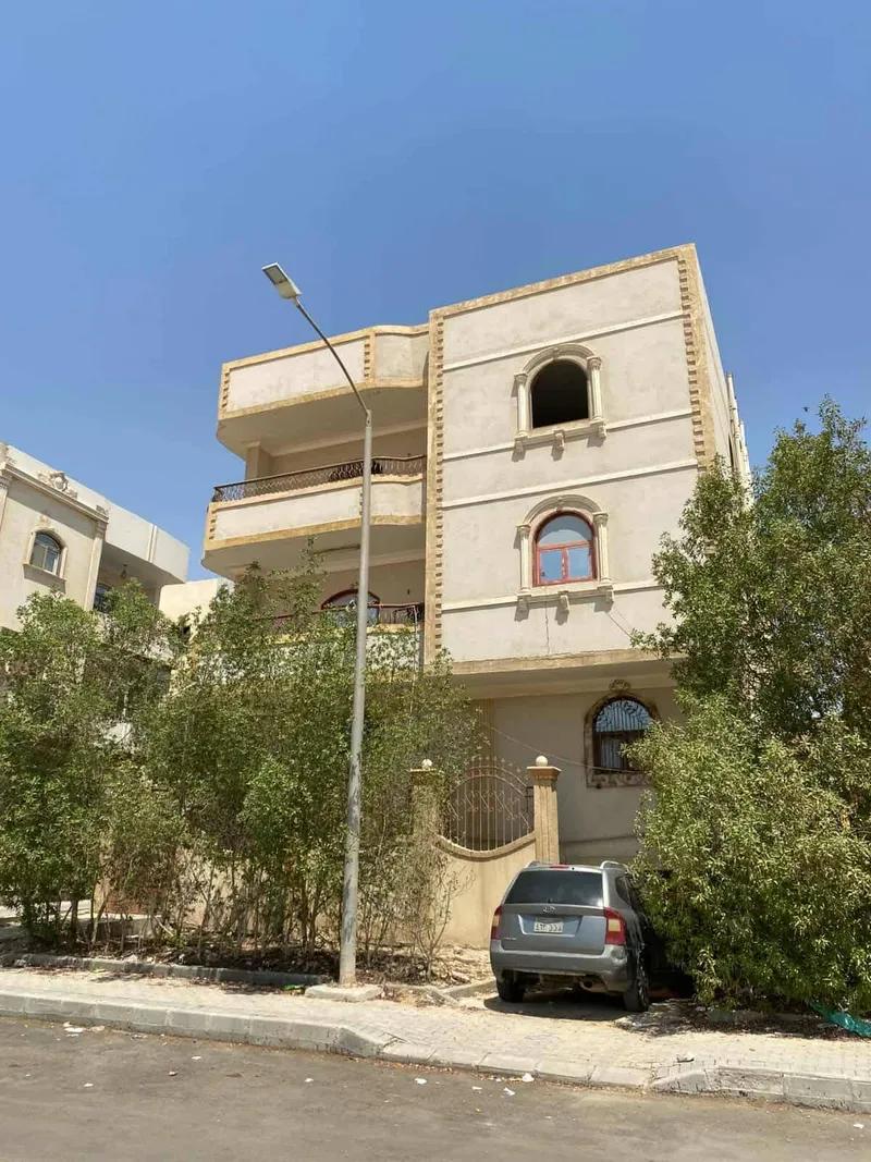 منزل بامتداد مدينه 15 مايو بدروم و 3 ادوار و امكانيه اضافه دور آخر