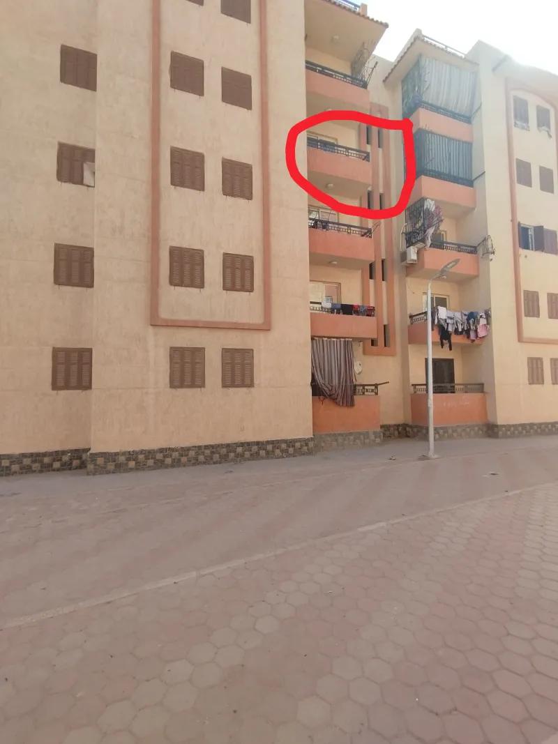 شقه للبيع - فى الحى ٣٠ - العاشر من رمضان