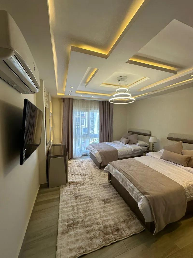 شقه جاهزه للاستلم بالفرش والاجهزه والتكيفات في التجمع بموقع مميز جدا