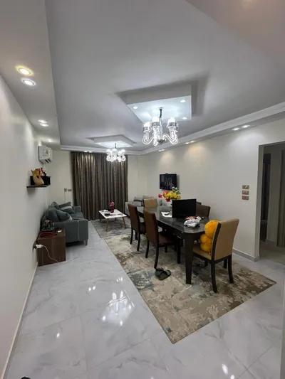 شقة فاخره للايجار في كومباوند إشراقه 6 اكتوبر