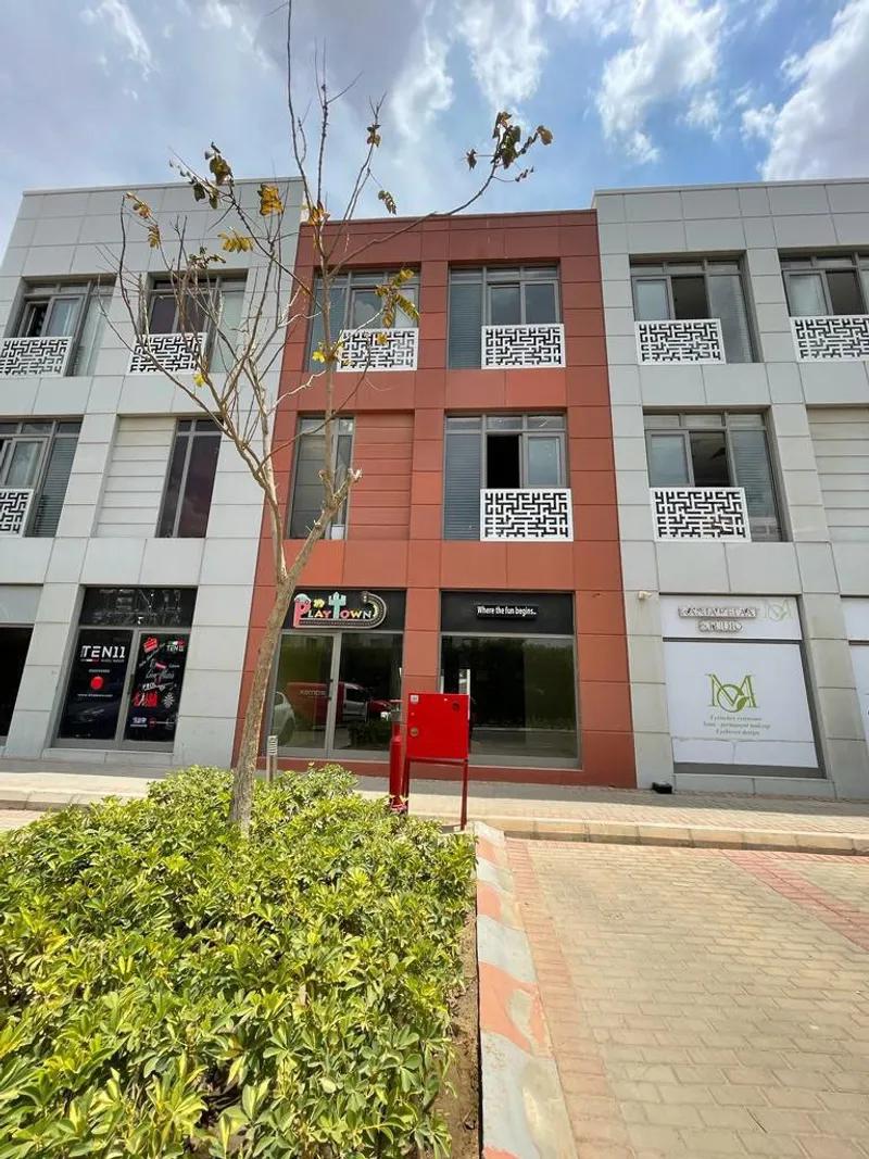 مبني للايجار في الكورد يارت الشيخ زايد