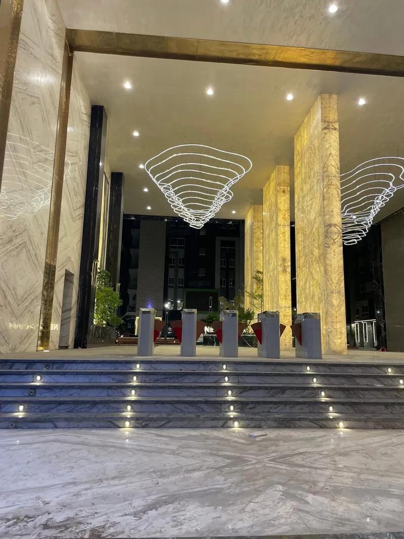 محل بكمبوند نكست بوينت المقطم للإيجار