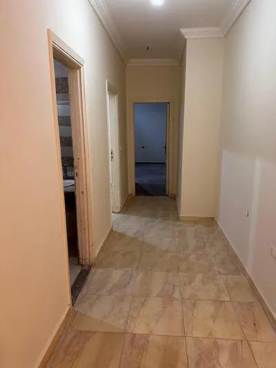 شقه للبيع في مدينه الشروق ارضي مرتفع بجنينه في القاهرة, مدينة الشروق - 2,900,000 جنيه