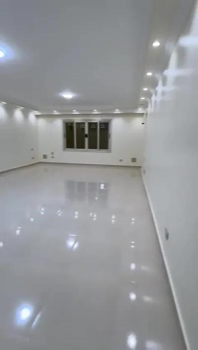 شقة للايجار 15 الف – شارع 50 بجوار محل لبن - زهراء المعادى في القاهرة, المعادي, زهراء المعادي, الشطر الثالث عشر - 15,000 جنيه