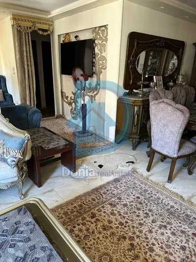 شقه للبيع محرم بك  in الإسكندرية, محرّم بيك - 2,700,000 EGP