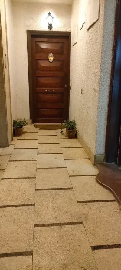 شقة لقطة للبيع مساحة ممتازة مكان هادئ  in الجيزة, المهندسين - 8,500,000 EGP