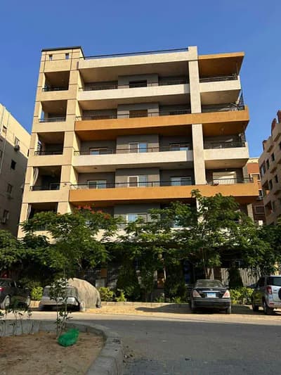 شقه بالشروق المستثمر الصغير 143 متر in القاهرة, مدينة الشروق - 2,600,000 EGP