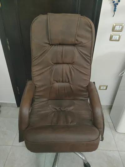 كرسي جلد طبيعي جديد اعلي خامة بيلف 180 درجة في القاهرة, العباسية - 3,000 جنيه