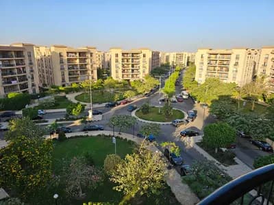 شقة 250م للبيع في الرحاب 2 – فيو جاردن وميدان – موقع مميز in  New Cairo,  Al Rehab - 12,500,000 EGP