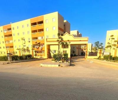 شقة دور رابع نص تشطيب في الشرقية, العاشر من رمضان - 700,000 جنيه