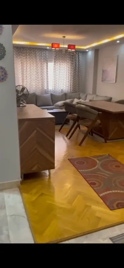 شقه للبيع تشطيب متميز بالمقطم حي الزهور in  المقطم,  الهضبة العليا,  شارع 9 - 2,150,000 EGP