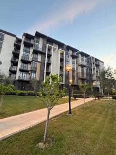 متاح للبيع شقة ٩٥م في مدينتي b8 افضل اماكن في مدينتي في القاهرة, مدينتي - 900,000 جنيه