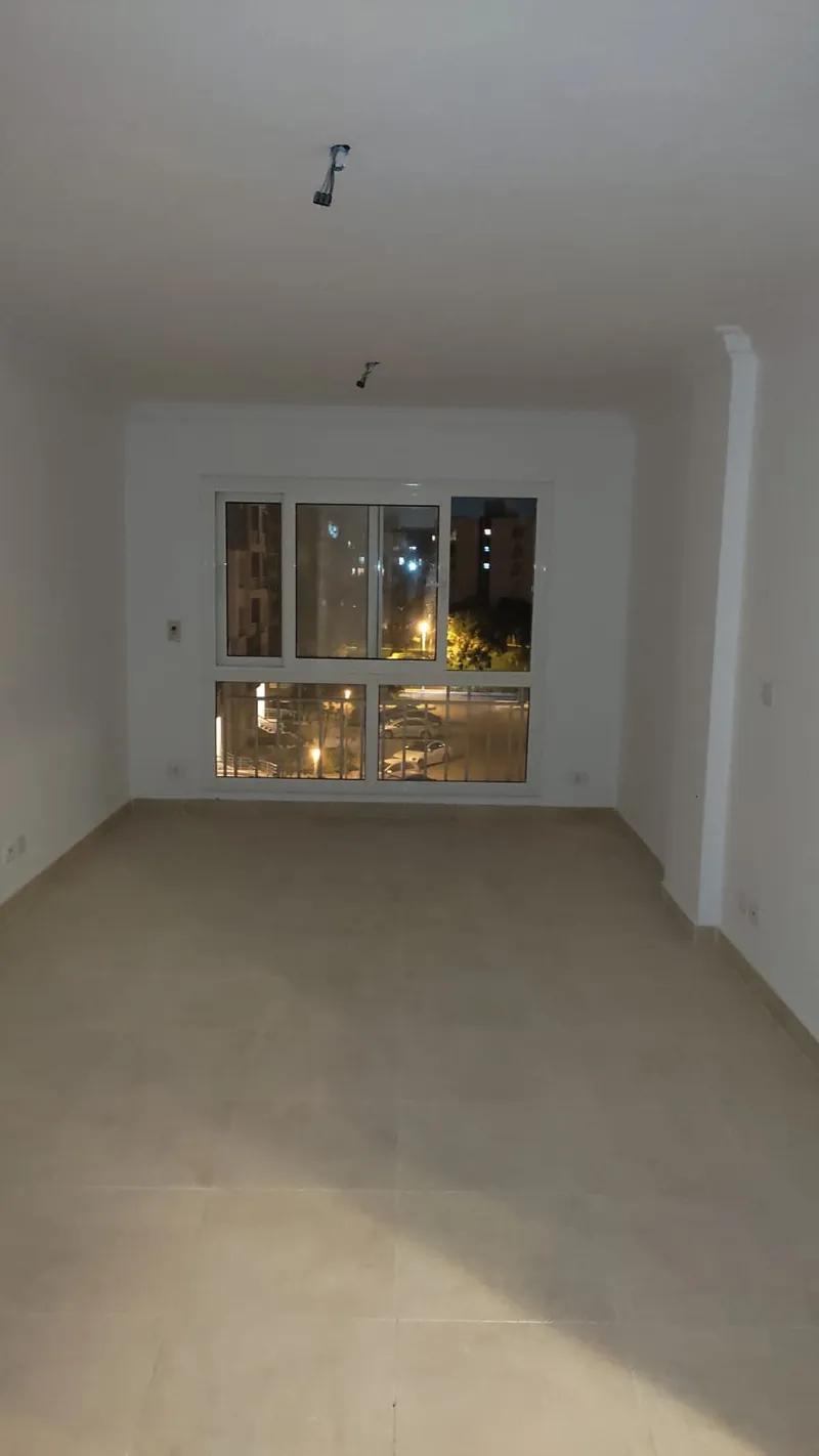 متاح للايجار اكتر من شقة في نفس العمارة مدينتي b12