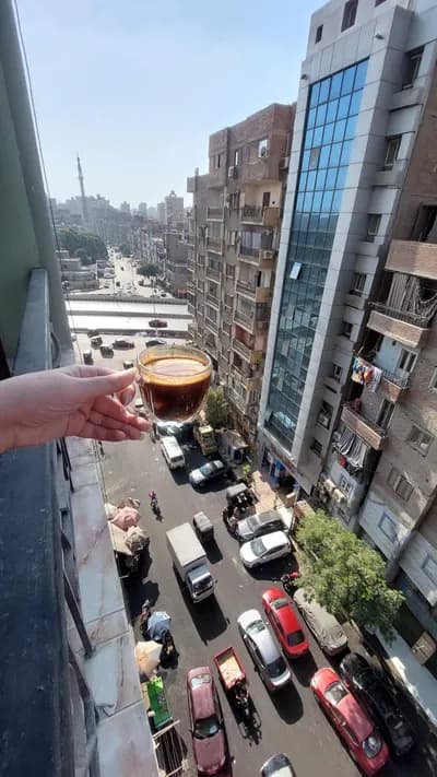 شقه لقطه علي شارع رئيسي بالهرم كبيرة تكل علي محور كمال عامر  in Giza, Haram - 2,000,000 EGP