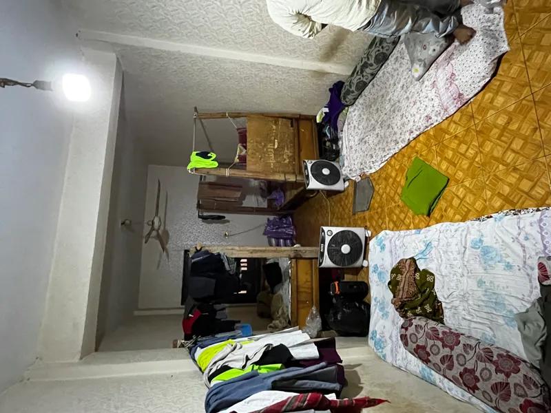 شقه في بيت اهالي