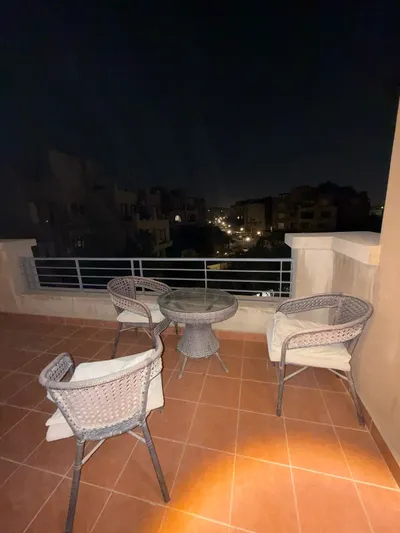 متاح للايجار شقه بأفخم كمبوند الشيخ زايد  in  Sheikh Zayed,  Sekh Zayed Compounds,  Belleville - 7,000 EGP