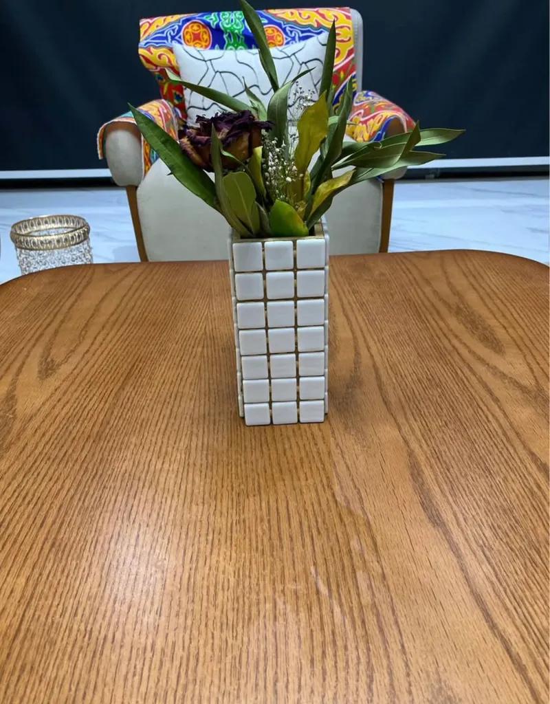 فازة زهور مصنوعة من السيراميك