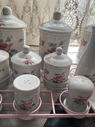 طقم توابل بورسلين فاخر بنقشة ورد أنيقة وراقية في الإسكندرية, سموحة - 1,450 جنيه