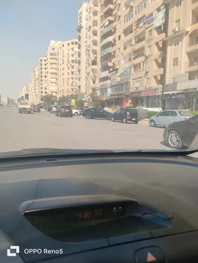 محل على ش الخمسين الرئيسى زهراء المعادي 60مترمطلوب 4مليون in Cairo, Zahraa Al Maadi - 4 EGP