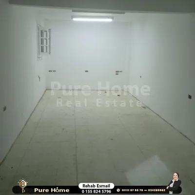 مقر اداري للايجار - كليوباترا - شارع الدير in Alexandria, Cleopatra - 20,000 EGP