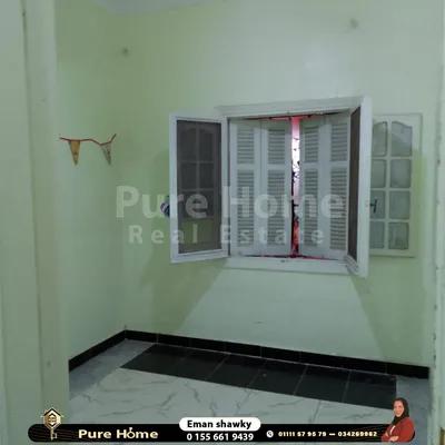 شقة للبيع في محرم بك - متفرع من شارع منشا في الإسكندرية, محرّم بيك - 1,200,000 جنيه