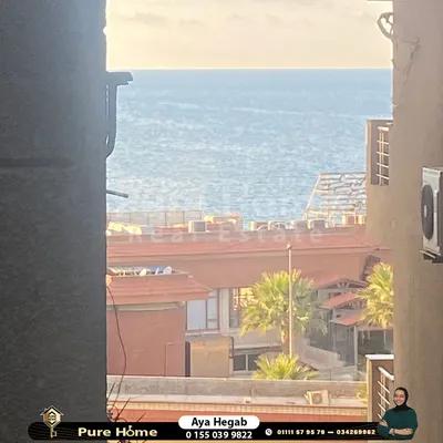 شقة دوبلكس للايجار المفروش - جليم - خطوات من البحر في الإسكندرية, جليم - 25,000 جنيه